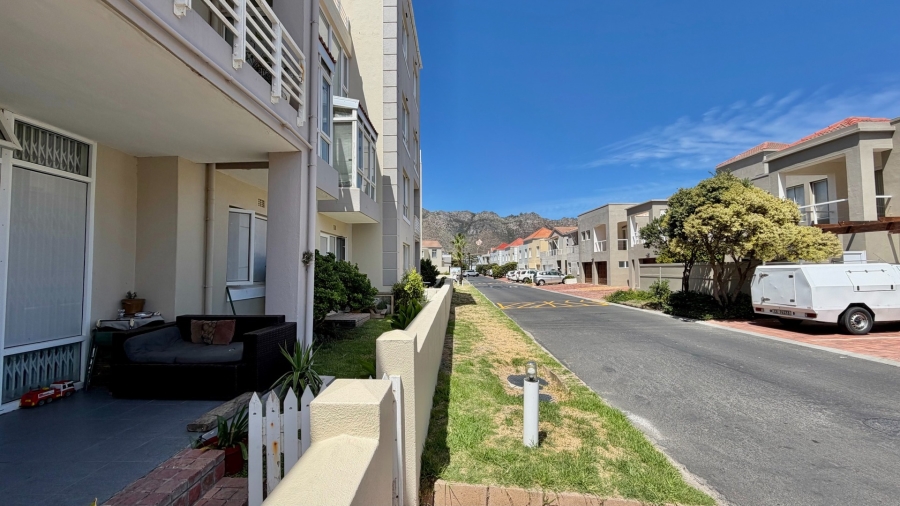 2 Bedroom Property for Sale in Harbour Island Western Cape